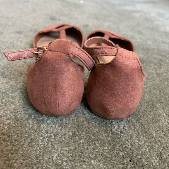 Dusty rose pointed toe flats - Picture 4 of 5